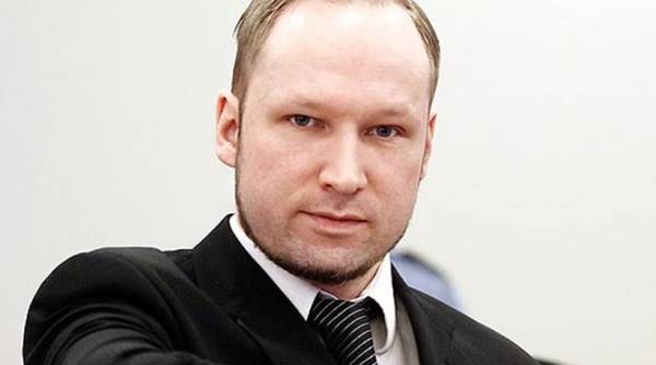 Ο μακελάρης της Νορβηγίας Άντερς Μπρέιβικ πάει Πανεπιστήμιο