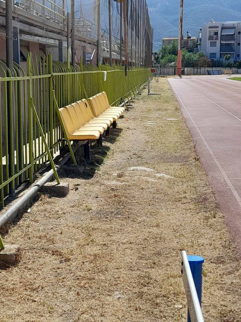 Εκοψαν τα χορτάρια στο Στάδιο