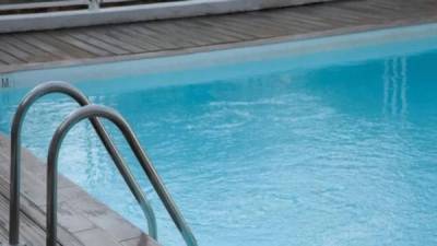Ένα αγόρι 5 ετών πνίγηκε σε πισίνα στη Σαντορίνη - Έγιναν τρεις συλλήψεις