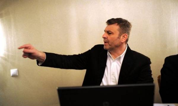 Γκλέτσος για Γλέζο: Ο επαγγελματίας ήρωας – πράκτορας είναι σε διατεταλμένη υπηρεσία;