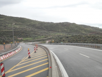 Ενώ η μεγάλη γέφυρα θα παραδοθεί τον Αύγουστο του 2013: Λειτουργεί με παράκαμψη το Παραδείσια - Τσακώνα