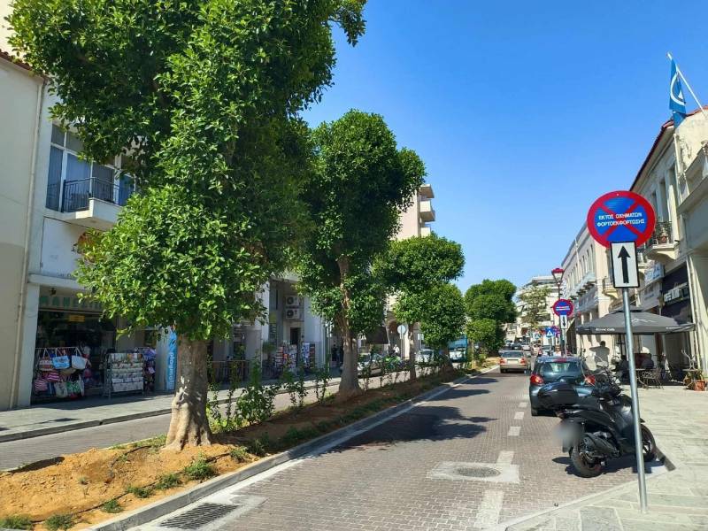Πλατεία 23ης Μαρτίου: Αναβαθμισμένη εικόνα, δύσκολη καθημερινότητα - Μόνιμος πονοκέφαλος η στάθμευση μετά την ανάπλαση