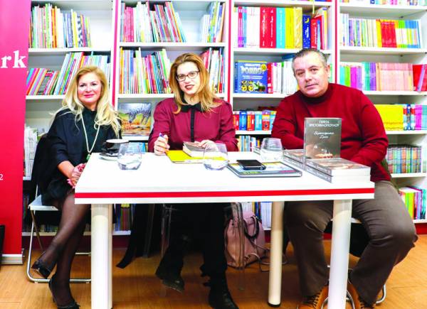 Παρουσιάστηκαν χθες οι "Εφαπτόμενες ζωές"