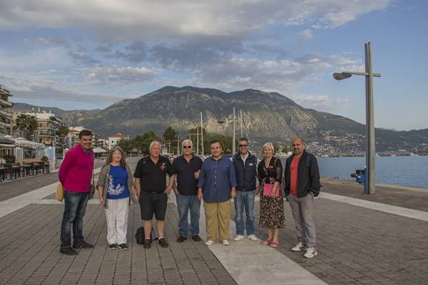 Νεοζηλανδοί, απόγονοι συλληφθέντων, &quot;ταξιδεύουν&quot; στη μάχη της Καλαμάτας (βίντεο)