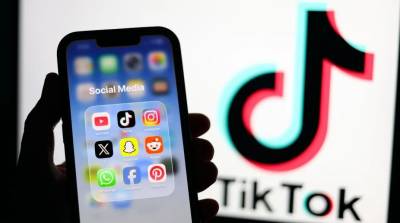 Παγκόσμιος αντίκτυπος για το ελληνικό «Age Ban» στα social media: Τα διεθνή δίκτυα για την πρωτοβουλία της Αθήνας