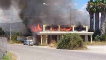 Υπό έλεγχο η φωτιά στη Λακωνικής