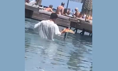 Ρόδος: Στον εισαγγελέα η υπόθεση του εργαζόμενου που σέρβιρε πελάτες δια θαλάσσης (βίντεο)