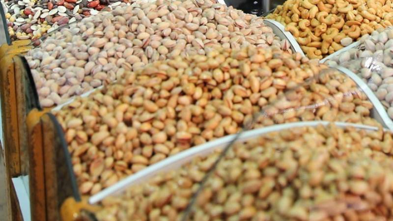 Πώς τρέφονται οι αιωνόβιοι - 6 καθηγητές του ΕΚΠΑ δίνουν διατροφικές συμβουλές