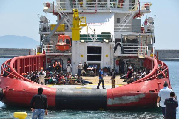 Καλαμάτα: Μέχρι και 7.000 ευρώ ο καθένας έδωσαν οι μετανάστες για να περάσουν από την Τουρκία (βίντεο και φωτογραφίες)