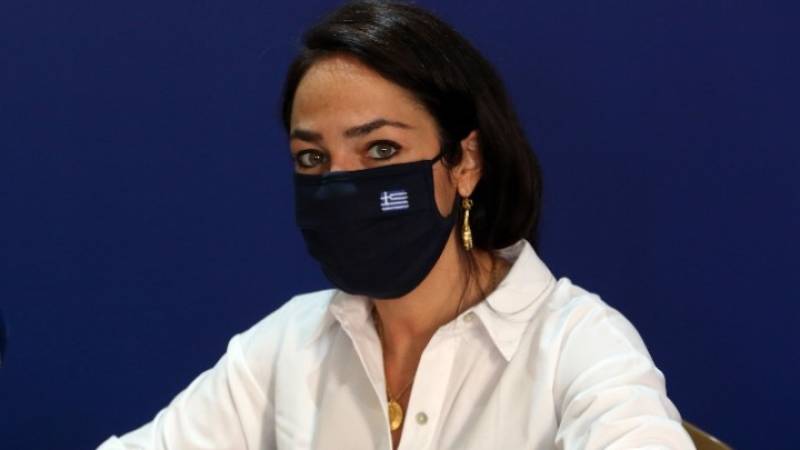 Μιχαηλίδου: Αυξάνουμε τα κίνητρα για την αντιμετώπιση της δημογραφικής κρίσης