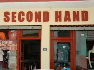 Κατάστημα στην Καλαμάτα για ρούχα από δεύτερο χέρι