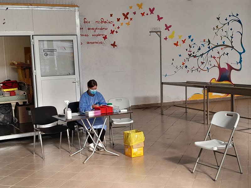 Διαμαρτυρίες για τα ράπιντ τεστ στην Κεντρική Αγορά Καλαμάτας