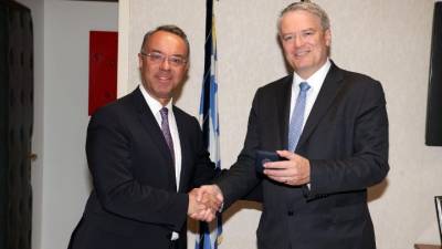 Συνάντηση Σταϊκούρα με τον ΓΓ του ΟΟΣΑ