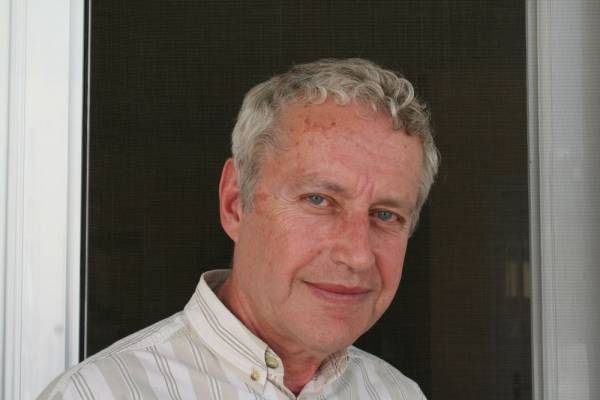 Ο Αρης Μαλανδράκης στην "Ε": "Ο ερωτισμός έχει και ταυτότητα, και φύλο και καταγωγή"