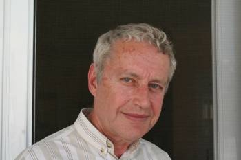 Ο Αρης Μαλανδράκης στην "Ε": "Ο ερωτισμός έχει και ταυτότητα, και φύλο και καταγωγή"