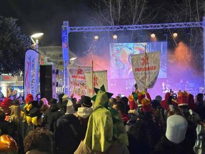 Σε αποκριάτικους ρυθμούς από σήμερα η Καλαμάτα - Μεταφέρεται η έναρξη στην Κεντρική Αγορά λόγω κακοκαιρίας