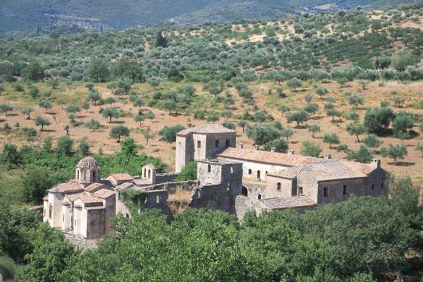 Δύο χειροβομβίδες βρέθηκαν στον Ανδρομονάστηρο