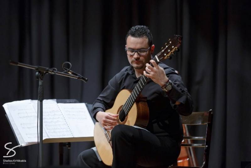 Ο Αντώνης Κουφουδάκης στην «Ε»: «Το 10ο Φεστιβάλ Κιθάρας Καλαμάτας θα ήταν μια μεγάλη γιορτή»