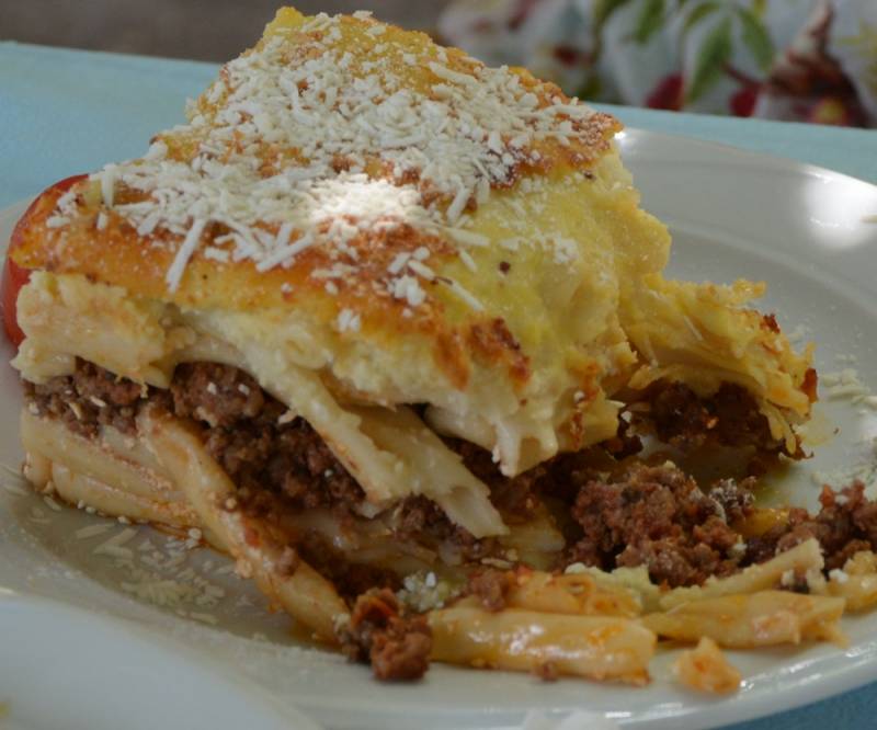 Παστίτσιο... το πρώτο κομμάτι τρώγεται καυτό!