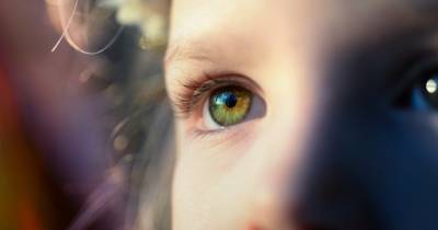 Έρευνα: Περισσότερα ψυχολογικά προβλήματα για τα παιδιά προσχολικής ηλικίας που κάνουν μεγάλη χρήση κινητών και παιχνιδομηχανών