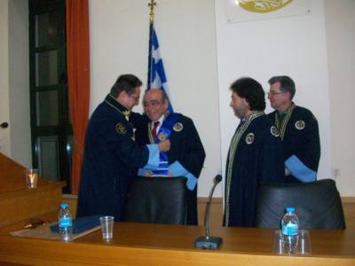 Καλαμάτα: Επίτιμος διδάκτορας του Πανεπιστημίου Πελοποννήσου ο Θανάσης Βαλτινός