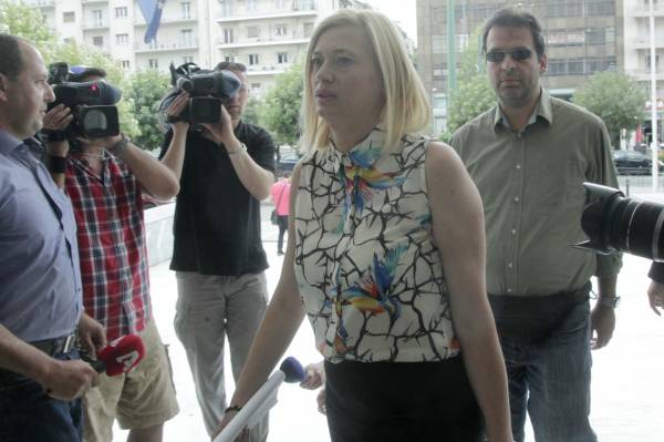 Μηνυτήρια αναφορά Ραχήλ Μακρή σε Στουρνάρα