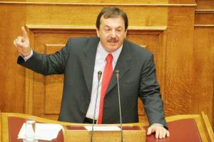 "Τα έχωσε" στο Μανιάτη για τη διαχείριση απορριμμάτων ο Σαμπαζιώτης