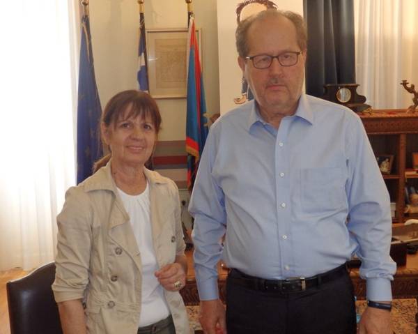 Συνταξιοδοτήθηκε η διευθύντρια Σούλα Ιντζέ