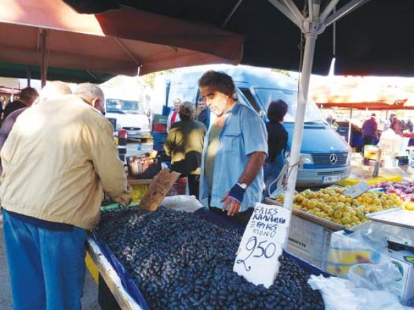 Από 1,5 μέχρι 4,5 ευρώ οι ελιές στη λαϊκή