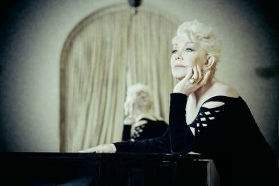 Η Μαρινέλλα στην &quot;Ε&quot;: «Αυτήν που τραγουδάει την αφήνω στη σκηνή, στο σπίτι μου βάζω μόνο τον άνθρωπο»