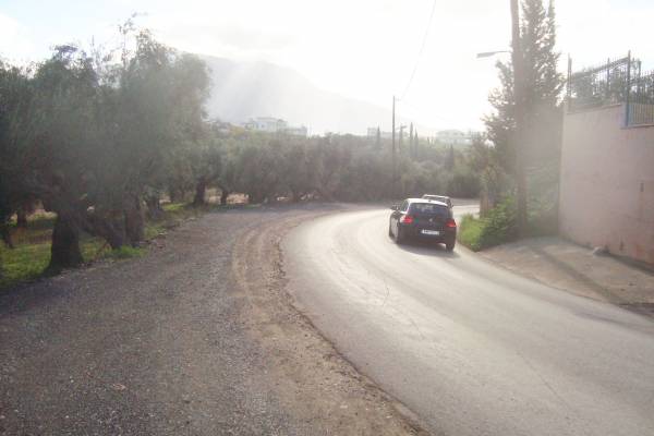 Και δρόμος αδέσποτος...