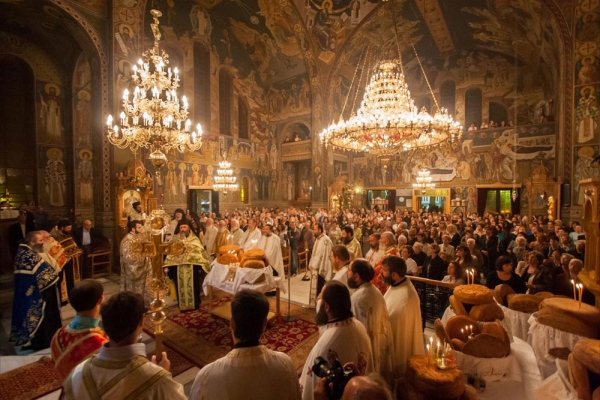 Η γιορτή των Ταξιαρχών στο φερώνυμο ναό της Καλαμάτας