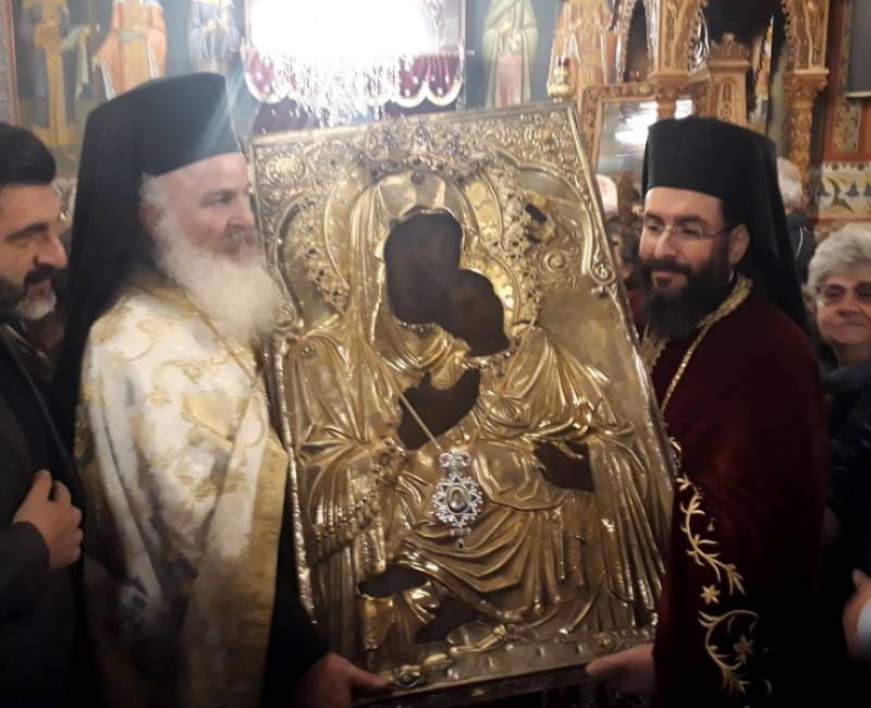 Καλαμάτα: Άρχισαν οι εκδηλώσεις για την Υπαπαντή με την ενθρόνιση της εικόνας (φωτογραφίες)