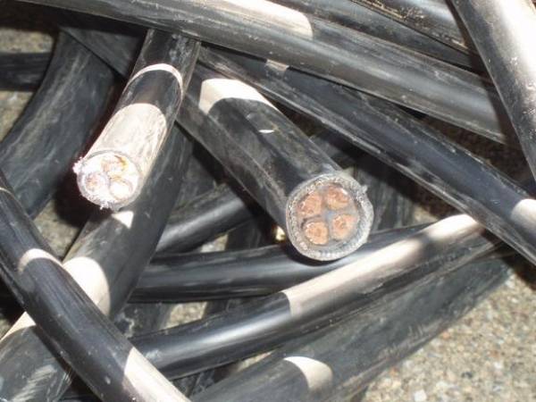 Βούλγαρος έκλεψε καλώδιο από το δίκτυο του ΟΣΕ στην Κόρινθο