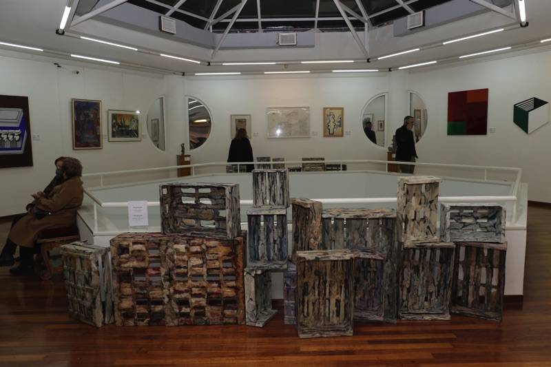 Λαϊκή Βιβλιοθήκη Καλαμάτας: Εγκαινιάστηκε η ανακαινισμένη Πινακοθήκη Σύγχρονης Ελληνικής Τέχνης (φωτογραφίες)