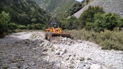Εργασίες συντήρησης δασικών δρόμων στη Μεσσηνία