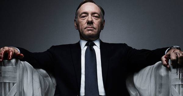 Μεθυσμένοι εξουσιαστές ή επικίνδυνοι αμοραλιστές;