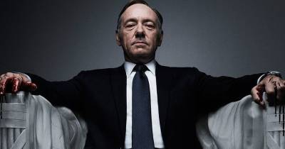 Μεθυσμένοι εξουσιαστές ή επικίνδυνοι αμοραλιστές;