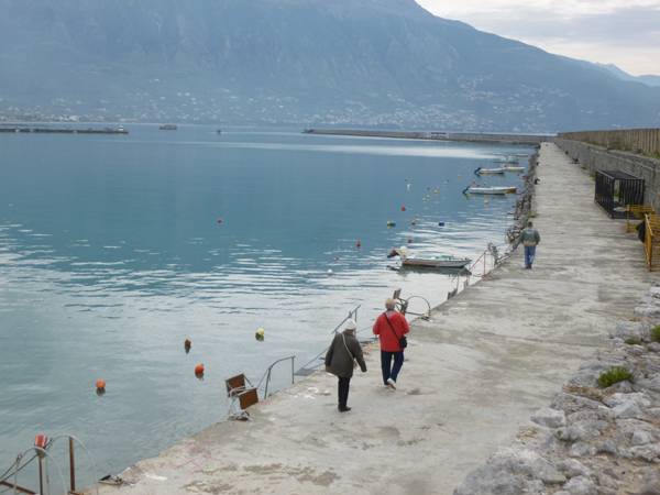 Διαγωνισμός για τα φώτα στο λιμενοβραχίονα