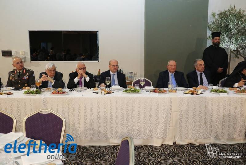 Παγωμένες αντιδράσεις, απουσίες και πολιτικό ρήγμα