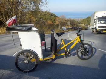 Ηρθε στην Ελλάδα με το τρίκυκλο ποδήλατό του και του το έκλεψαν