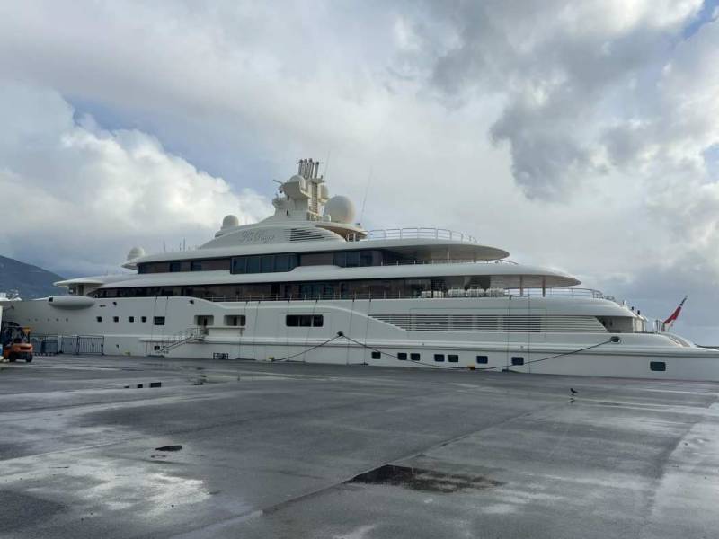 Καλαμάτα: Στο λιμάνι το yacht "Al Raya" της βασιλικής οικογένειας του Μπαχρέιν