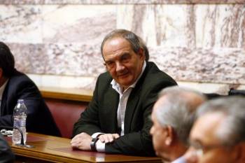 Πόρισμα σοκ για το σχέδιο Πυθία: Εξόντωση Καραμανλή, έξοδος από το ευρώ και εισαγωγή της "ασημένιας δραχμής"