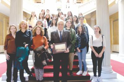 Μαθητές του Γυμνασίου Παραλίας στο Προεδρικό Μέγαρο