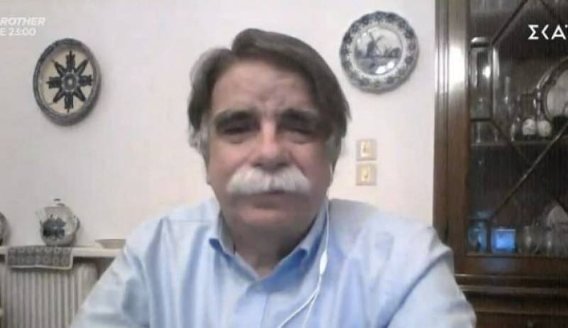Βατόπουλος: "Στις επόμενες εβδομάδες θα βγάλουμε τις μάσκες σε εξωτερικούς χώρους"