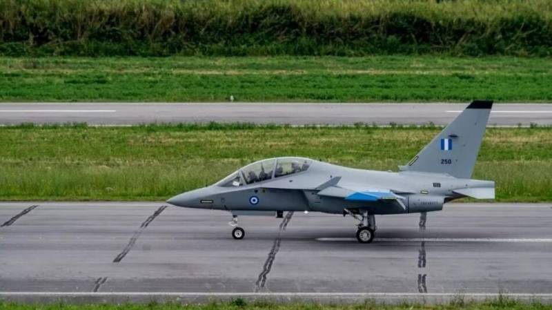 Βρετανοί ιπτάμενοι της Royal Air Force για εκπαίδευση στην 120 ΠΕΑ