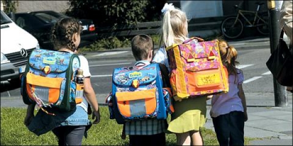 6 χιλιόμετρα με τα πόδια για να πάνε σπίτια τους