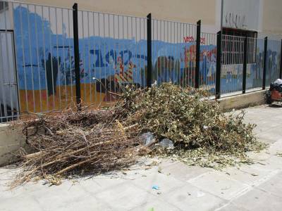 Μένουν τα αφιερώματα