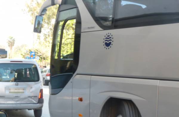 Στάθμευση τουριστικών λεωφορείων