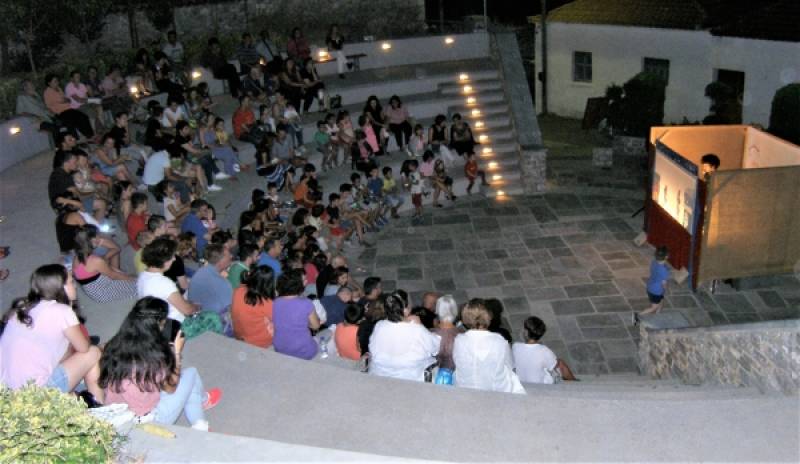 Παράσταση καραγκιόζη στο Διαβολίτσι